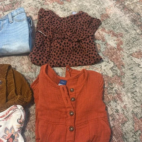 Old Navy 0-3 month bundle - Picture 2 of 5